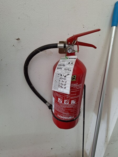 21#8242 Arredi e macchine elettroniche da ufficio. in vendita - foto 110