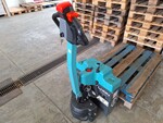Image 3 - Baoli electric pallet trucks and Baoli manual pallet trucks - Lot 3 (Auction 8242)