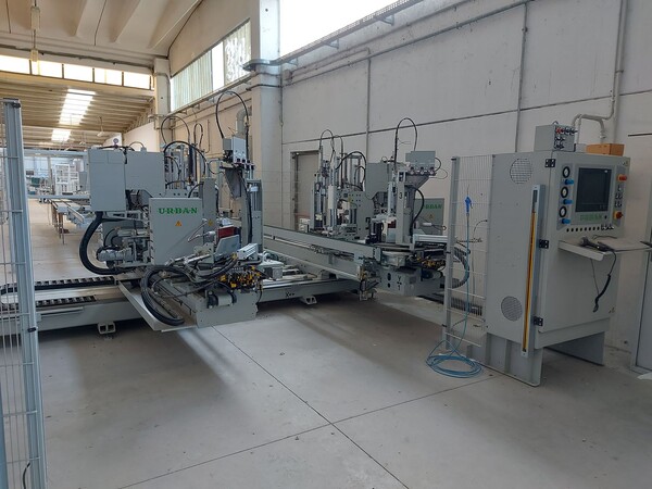 1#8245 Attrezzature e materiale per la produzione di infissi in vendita - foto 1