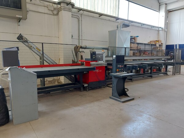1#8245 Attrezzature e materiale per la produzione di infissi in vendita - foto 2