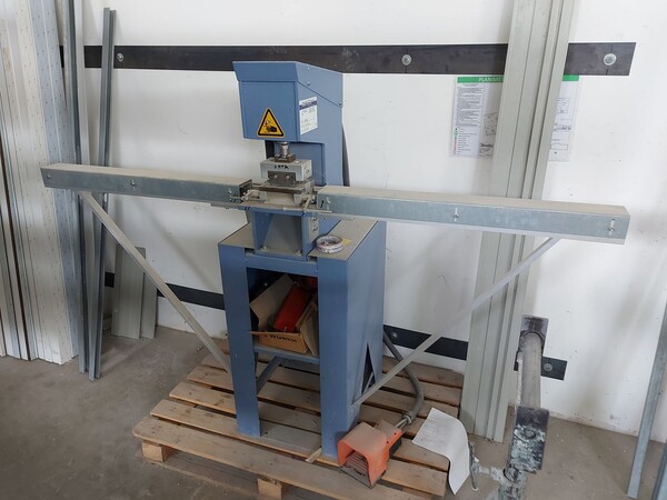 1#8245 Attrezzature e materiale per la produzione di infissi in vendita - foto 7