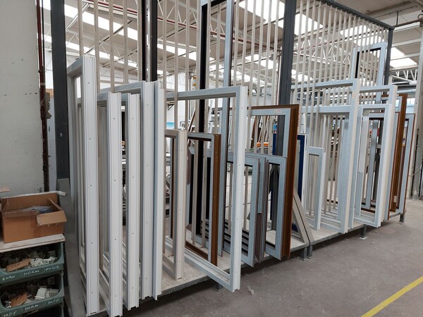 1#8245 Attrezzature e materiale per la produzione di infissi in vendita - foto 56