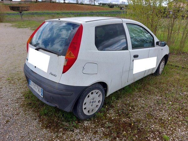 13#8245 Autocarro Fiat Punto in vendita - foto 3