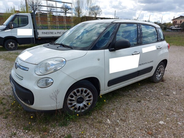 6#8245 Autocarro Fiat 500L in vendita - foto 3