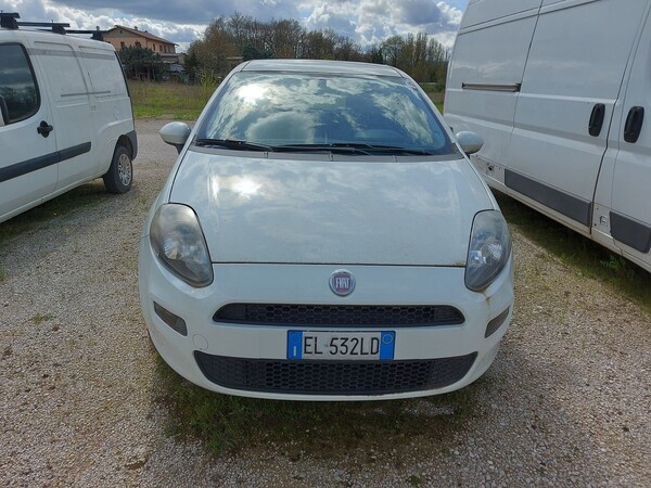 8#8245 Autovettura Fiat Punto in vendita - foto 2