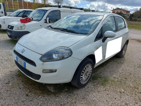 8#8245 Autovettura Fiat Punto in vendita - foto 3