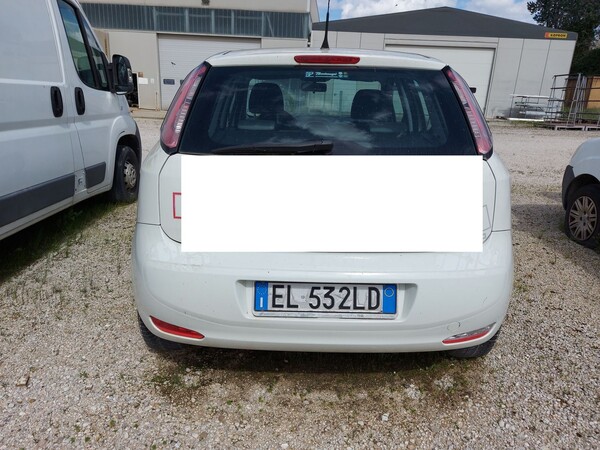 8#8245 Autovettura Fiat Punto in vendita - foto 4