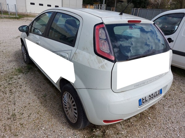8#8245 Autovettura Fiat Punto in vendita - foto 6