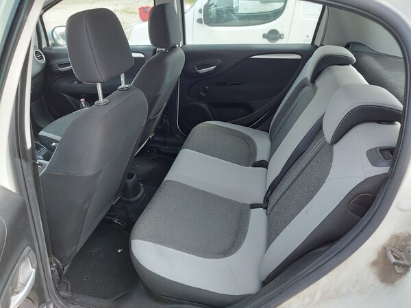 8#8245 Autovettura Fiat Punto in vendita - foto 9