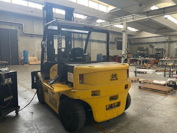 4#8250 Carrello elevatore OM  XE60 in vendita - foto 5