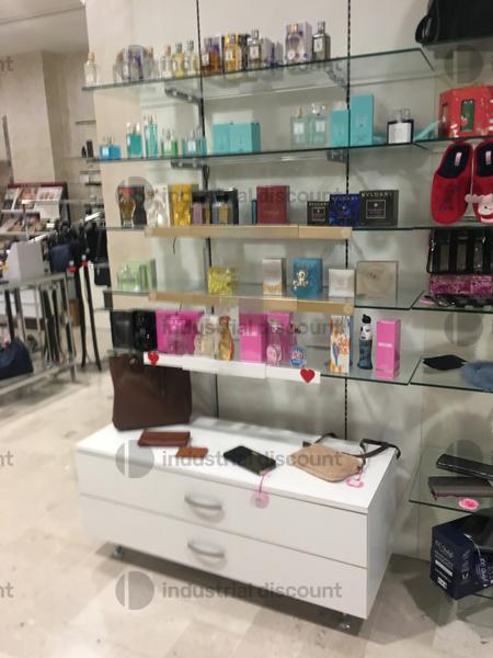 3#8255 Cessione azienda esercente attività di profumeria e cosmetica in vendita - foto 1