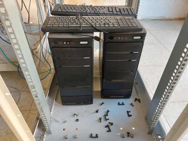 2#8257 Armadi server rack e componenti elettroniche in vendita - foto 3