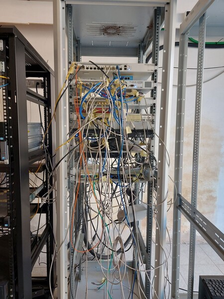 2#8257 Armadi server rack e componenti elettroniche in vendita - foto 7