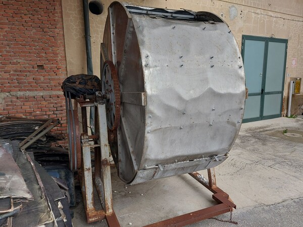 37#8259 Arredi e attrezzature per lavorazione e tintura pelli in vendita - foto 20