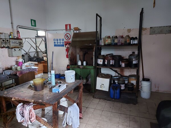 37#8259 Arredi e attrezzature per lavorazione e tintura pelli in vendita - foto 28