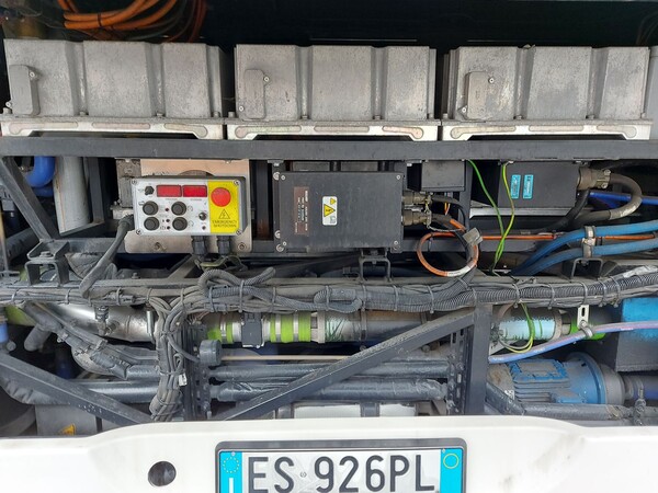 1#8269 Tre bus a idrogeno ed impianto di rifornimento in vendita - foto 9
