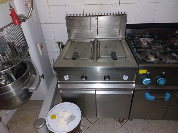 19#8270 Attrezzatura per bar e pasticceria in vendita - foto 2