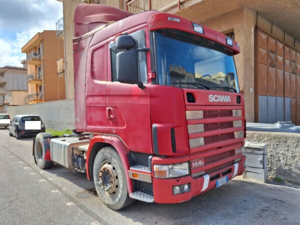 1#8271 Trattore stradale Scania 144/460 in vendita - foto 4