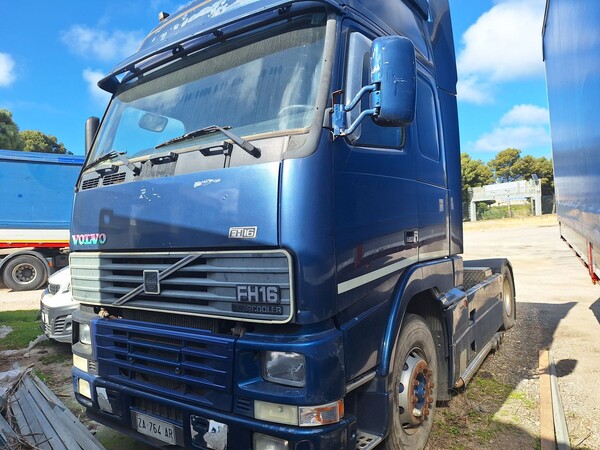 5#8271 Trattore stradale Volvo FH16/520 in vendita - foto 1