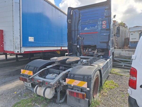 5#8271 Trattore stradale Volvo FH16/520 in vendita - foto 3