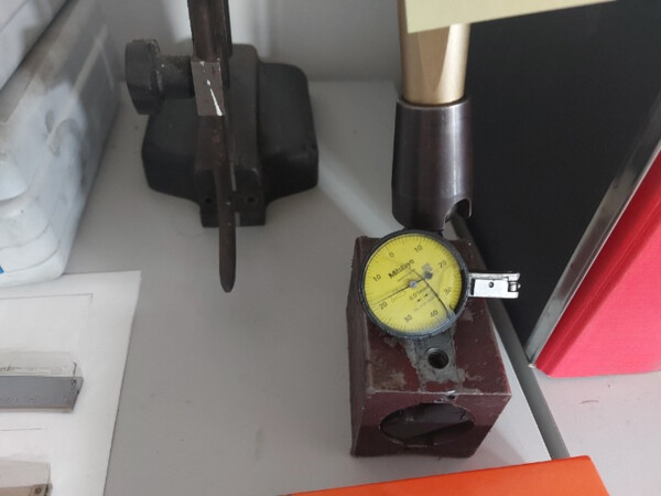 1#8288 Centro di lavoro Mikron e accessori vari in vendita - foto 30