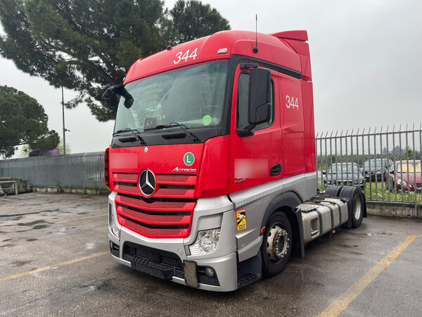 12#8302 Trattore stradale Mercedes New Actros 1845 in vendita - foto 7