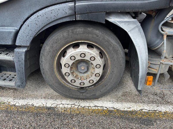 14#8302 Trattore stradale Iveco Magirus in vendita - foto 2
