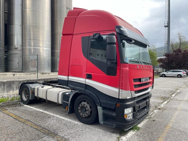 14#8302 Trattore stradale Iveco Magirus in vendita - foto 8