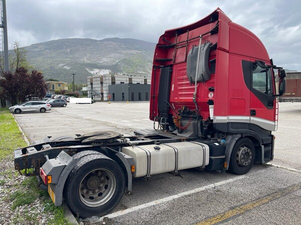 14#8302 Trattore stradale Iveco Magirus in vendita - foto 12