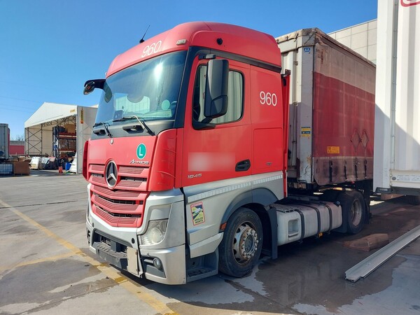 15#8302 Trattore stradale Mercedes New Actros 1845 in vendita - foto 3