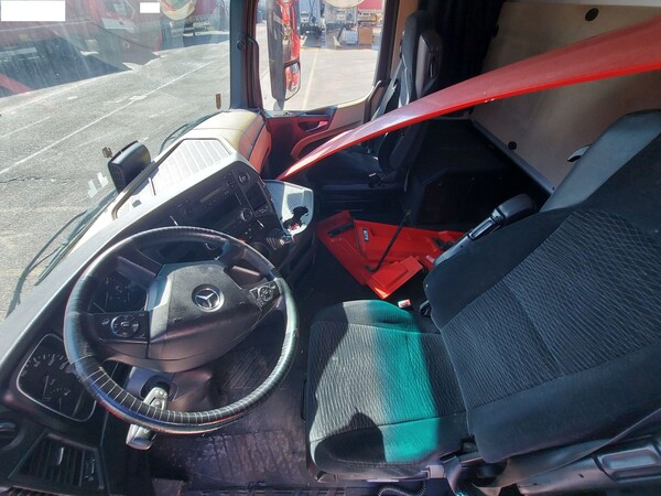 15#8302 Trattore stradale Mercedes New Actros 1845 in vendita - foto 6