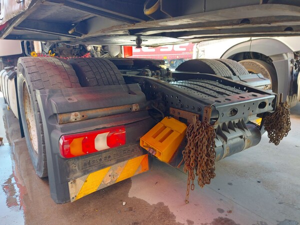 15#8302 Trattore stradale Mercedes New Actros 1845 in vendita - foto 10