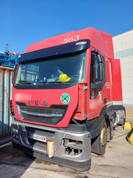 16#8302 Trattore stradale Iveco Magirus in vendita - foto 1