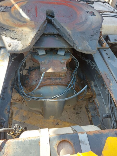 16#8302 Trattore stradale Iveco Magirus in vendita - foto 4