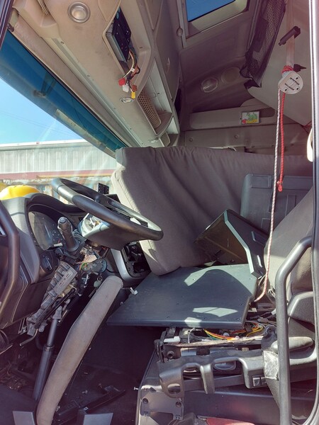 16#8302 Trattore stradale Iveco Magirus in vendita - foto 9