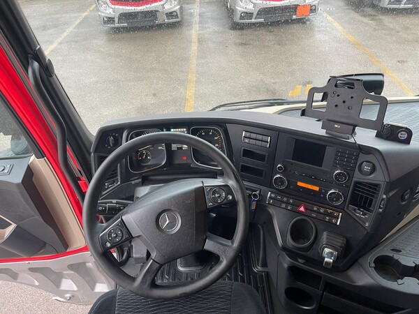 7#8302 Trattore stradale mercedes New Actros 1845 in vendita - foto 6