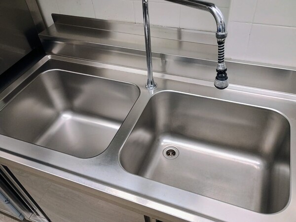 8#8315 Lavabo acciaio inox 2 vasche con alzatina in vendita - foto 2