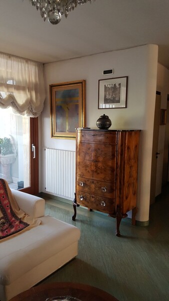 1#8325 Mobilio e arredo in vendita - foto 2