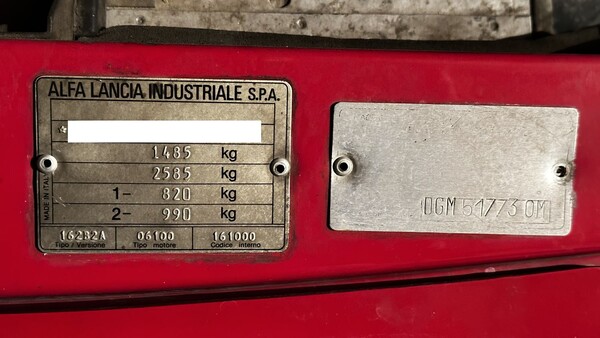 11#8332 Autovettura Alfa Romeo 75 1988 in vendita - foto 4