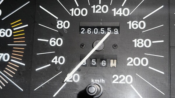 11#8332 Autovettura Alfa Romeo 75 1988 in vendita - foto 11