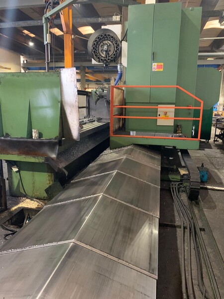 9#8345 Fresatrice cnc a montante mobile con testa birotativa manuale in vendita - foto 7