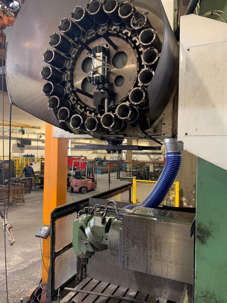 9#8345 Fresatrice cnc a montante mobile con testa birotativa manuale in vendita - foto 9