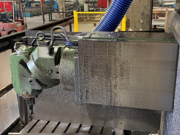 9#8345 Fresatrice cnc a montante mobile con testa birotativa manuale in vendita - foto 10