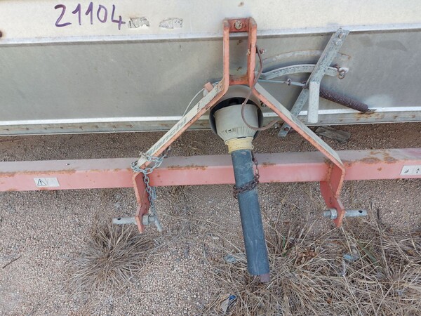 370#8349 Spandiconcime Bianchi in vendita - foto 2