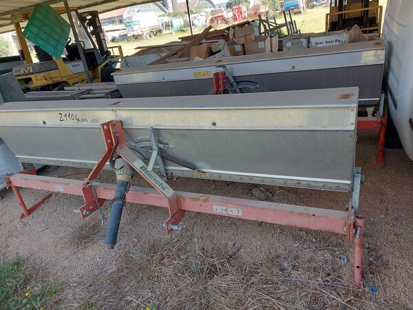 370#8349 Spandiconcime Bianchi in vendita - foto 3