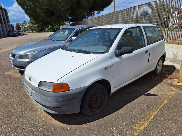 10#8350 FIAT PUNTO in vendita - foto 2