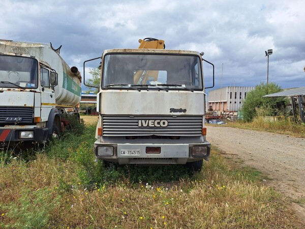 25#8350 AUTOCARRO IVECO GRU in vendita - foto 2