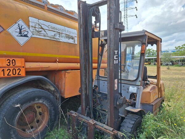 28#8350 CARRELLO ELEVATORE TCM FD in vendita - foto 4
