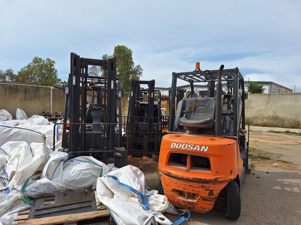 44#8350 CARRELLI ELEVATORI Doosan - TCM in vendita - foto 4