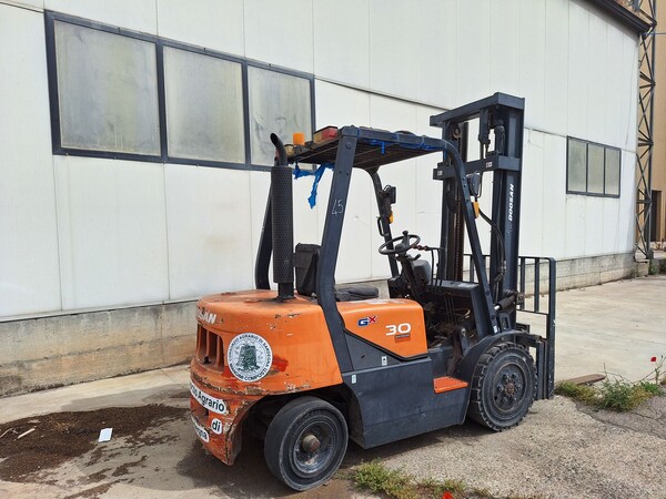 45#8350 CARRELLO ELEVATORE Doosan GX 30 in vendita - foto 3